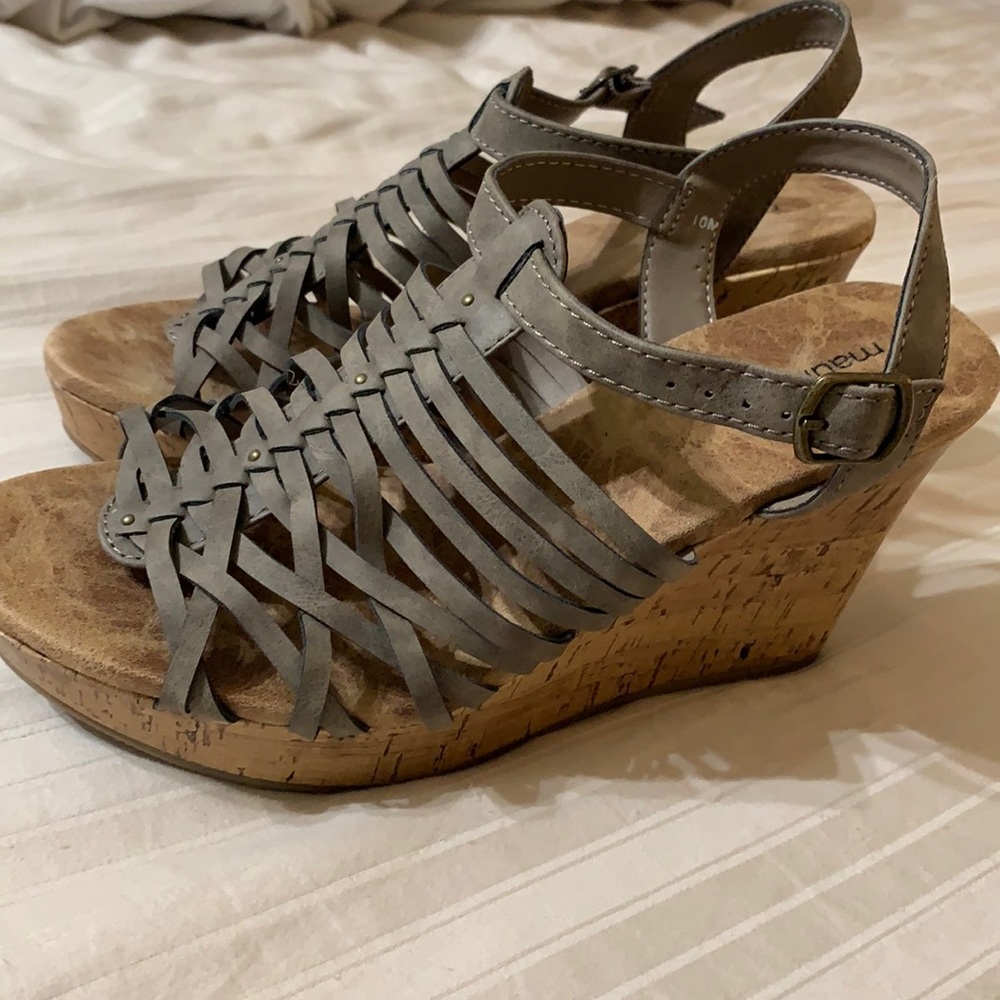Never worn wedges. Size 10. Taupe.